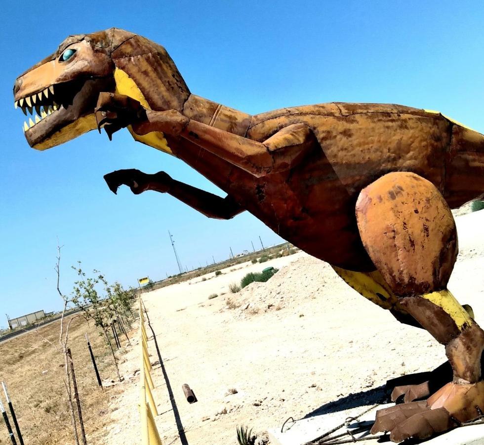 T-Rex Lodge Crane Eksteriør bilde